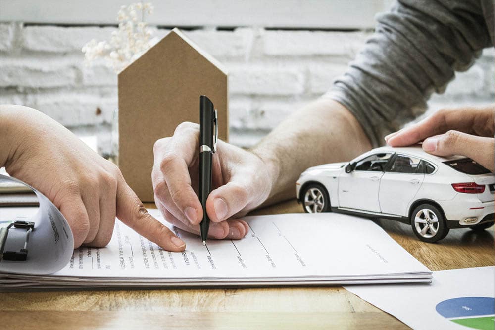 SHOULD I LEASE OR FINANCE A CAR?